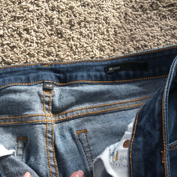 William Rast Jeanne size 28 - Picture 5 of 7